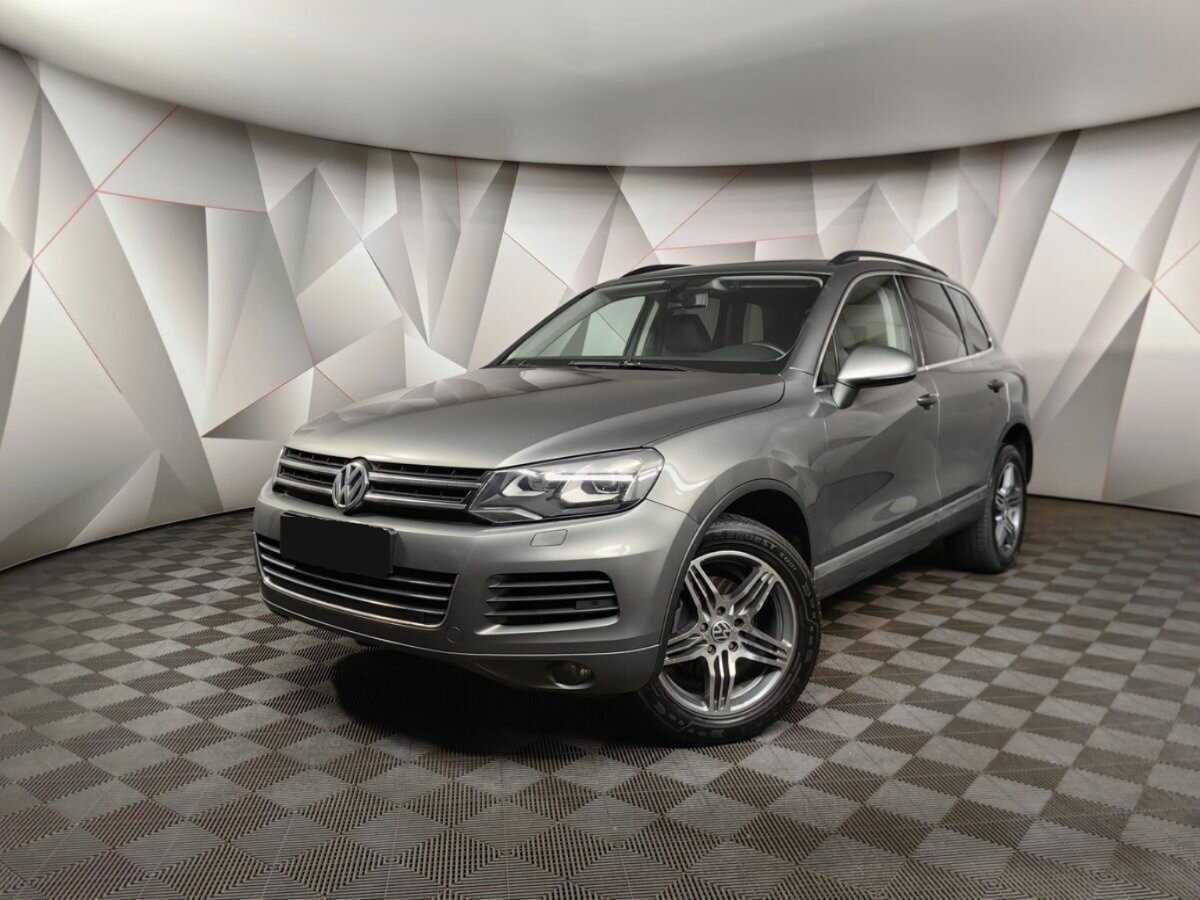 Volkswagen Touareg, 2012 - фото №1