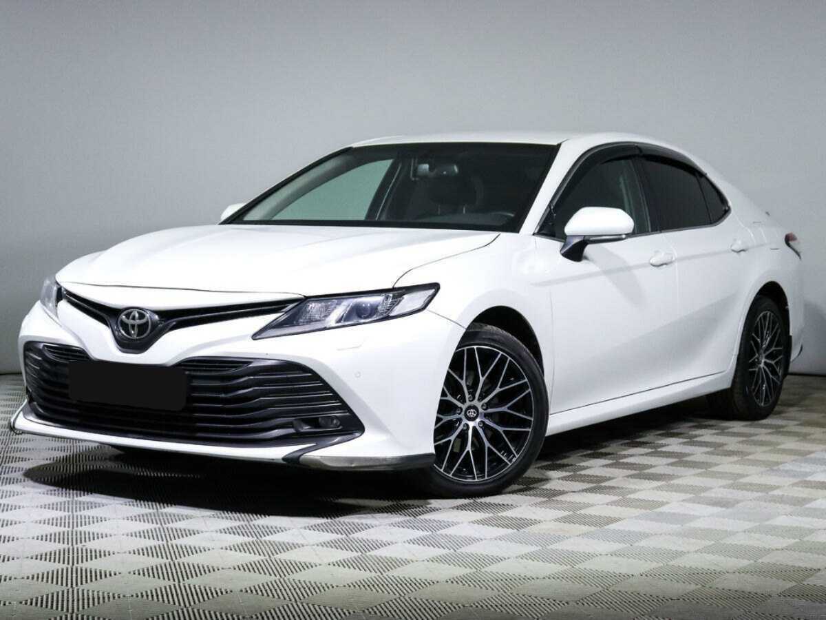 Toyota Camry, 2020 - фото №1
