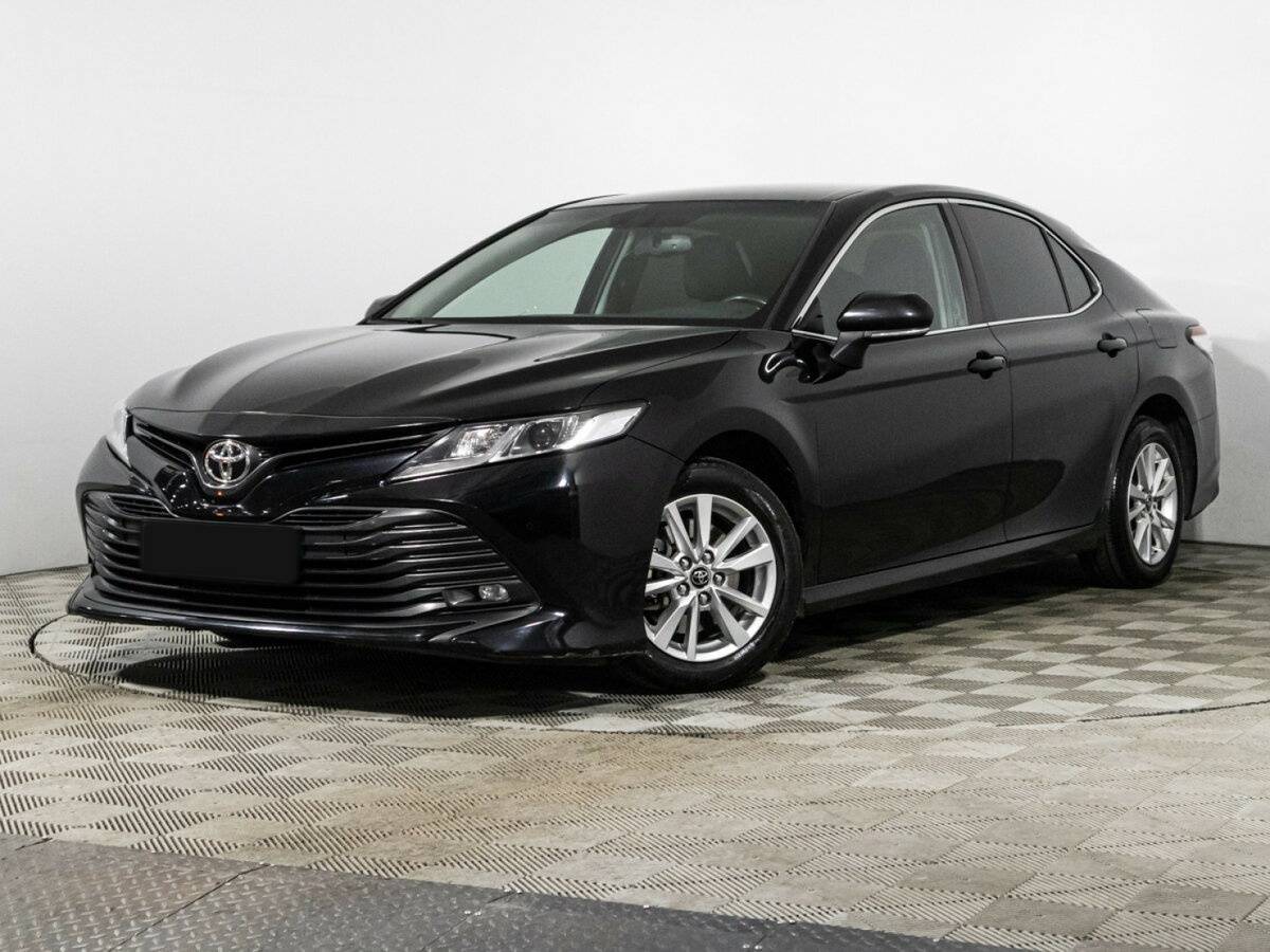 Toyota Camry, 2018 - фото №1
