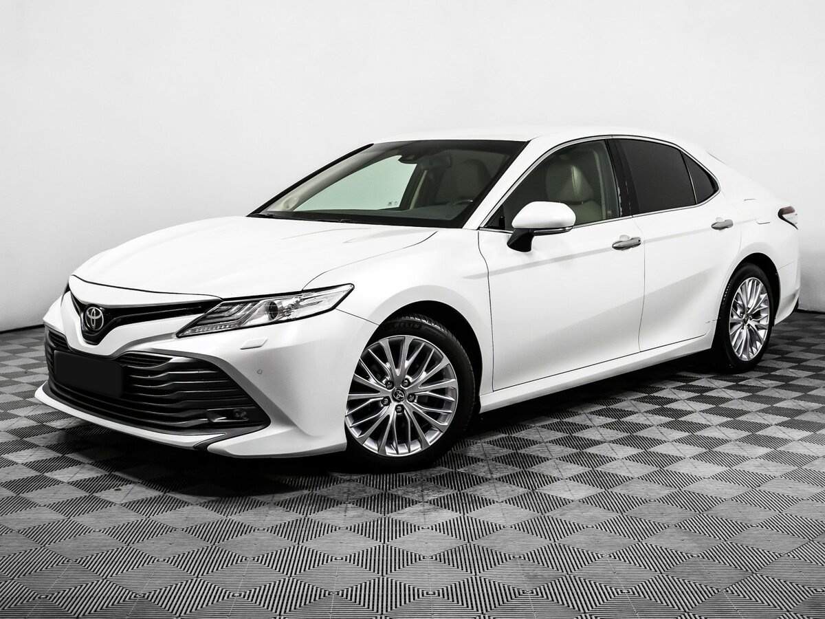 Toyota Camry, 2020 - фото №1