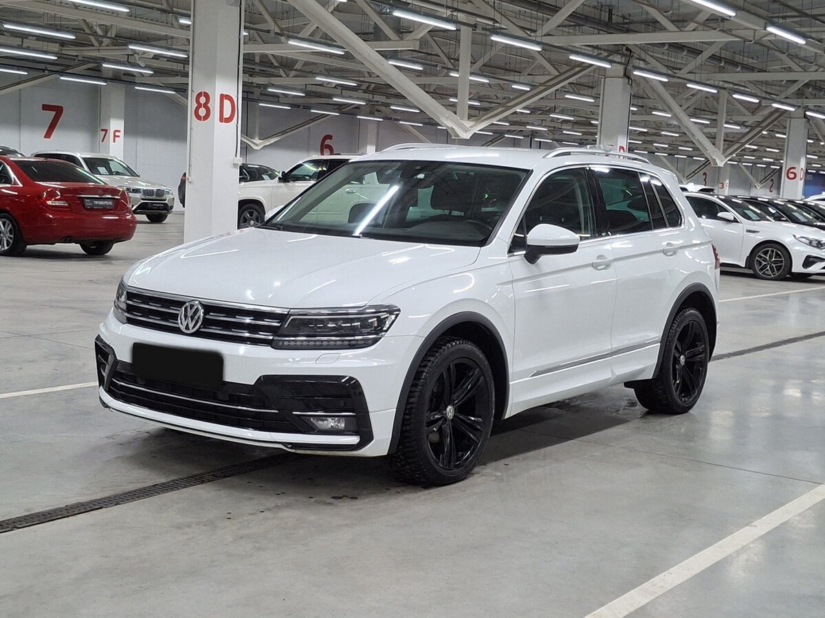Volkswagen Tiguan II, 2020 - фото №1
